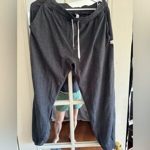 Vuori joggers EUC grey size XL